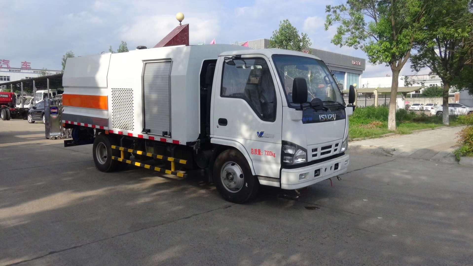 4方城市護(hù)欄清洗車(chē)